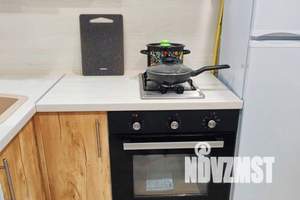 2-к квартира, посуточно, 40м2, 1/15 этаж