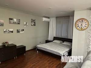 Студия квартира, посуточно, 42м2, 1/14 этаж