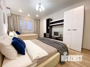 1-к квартира, посуточно, 42м2, 5/10 этаж