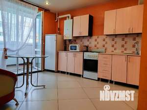 1-к квартира, посуточно, 38м2, 1/3 этаж