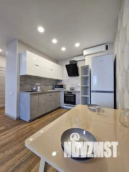 2-к квартира, посуточно, 40м2, 8/24 этаж