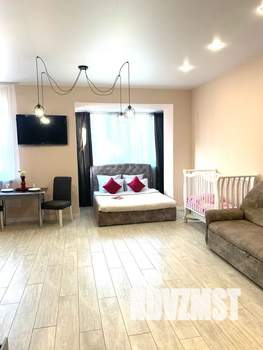 Студия квартира, посуточно, 40м2, 3/3 этаж