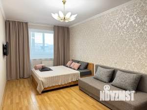 1-к квартира, посуточно, 38м2, 4/10 этаж