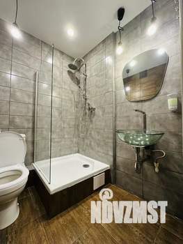 Студия квартира, посуточно, 34м2, 1/10 этаж