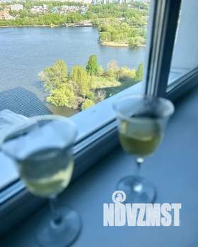 Студия квартира, посуточно, 32м2, 15/25 этаж