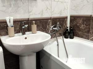 2-к квартира, посуточно, 50м2, 1/1 этаж