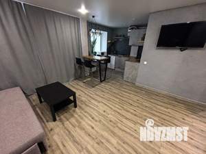 Студия квартира, посуточно, 35м2, 1/5 этаж