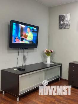 Студия квартира, посуточно, 42м2, 1/14 этаж