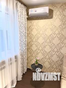 Студия квартира, посуточно, 35м2, 1/5 этаж