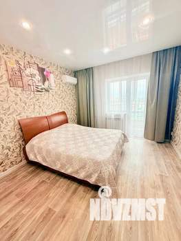 1-к квартира, посуточно, 40м2, 6/18 этаж