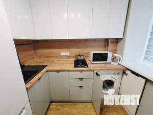 Студия квартира, посуточно, 33м2, 1/4 этаж