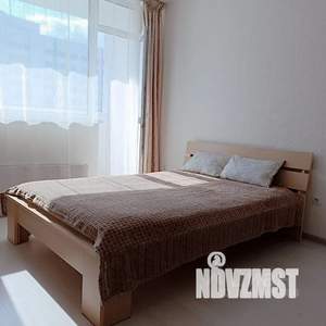 Студия квартира, посуточно, 35м2, 19/24 этаж