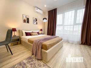 Студия квартира, посуточно, 35м2, 19/24 этаж