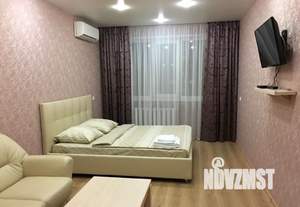 1-к квартира, посуточно, 38м2, 4/10 этаж