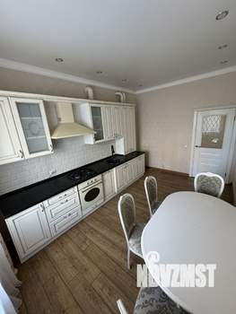 2-к квартира, вторичка, 72м2, 2/4 этаж