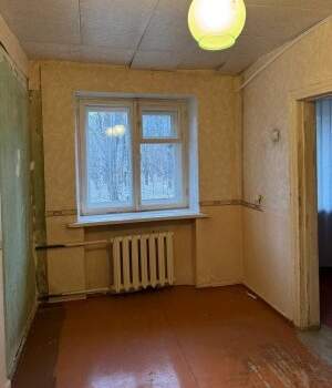 2-к квартира, вторичка, 43м2, 1/4 этаж