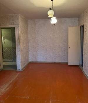 2-к квартира, вторичка, 43м2, 1/4 этаж