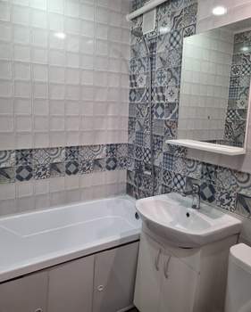 2-к квартира, вторичка, 44м2, 1/4 этаж