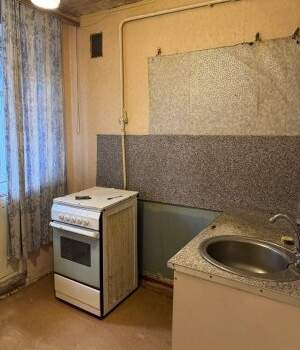 2-к квартира, вторичка, 43м2, 1/4 этаж