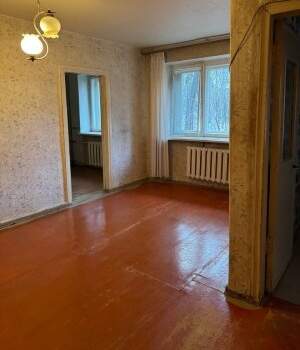 2-к квартира, вторичка, 43м2, 1/4 этаж