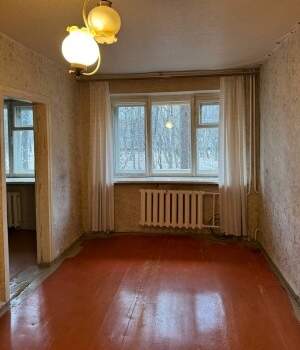 2-к квартира, вторичка, 43м2, 1/4 этаж