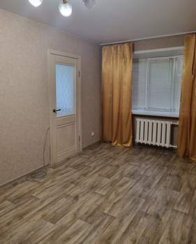 2-к квартира, вторичка, 44м2, 1/4 этаж