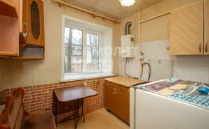 3-к квартира, вторичка, 42м2, 1/3 этаж