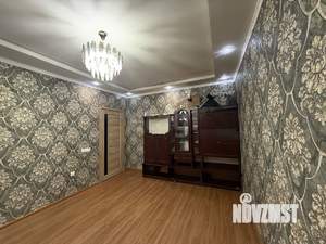 2-к квартира, вторичка, 40м2, 1/4 этаж