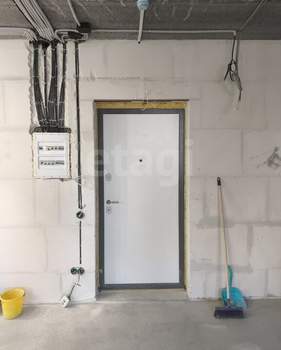 2-к квартира, вторичка, 61м2, 1/9 этаж