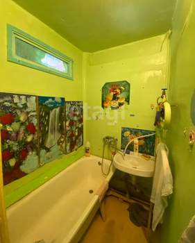 4-к квартира, вторичка, 59м2, 5/5 этаж