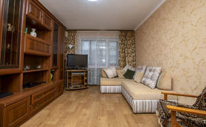 2-к квартира, вторичка, 54м2, 1/9 этаж