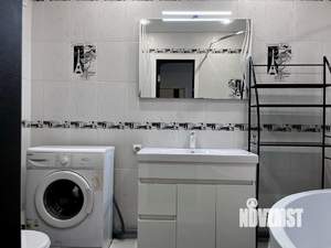 2-к квартира, вторичка, 44м2, 1/4 этаж