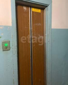 4-к квартира, вторичка, 70м2, 4/9 этаж