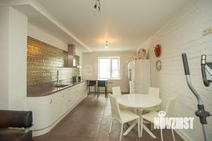 3-к квартира, вторичка, 116м2, 9/9 этаж