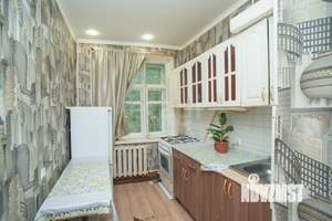 2-к квартира, вторичка, 40м2, 1/4 этаж