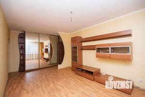 2-к квартира, вторичка, 58м2, 1/10 этаж