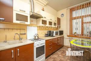 3-к квартира, вторичка, 93м2, 2/4 этаж