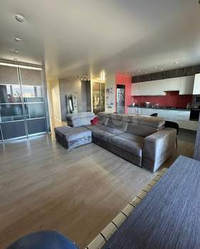 2-к квартира, вторичка, 65м2, 9/9 этаж