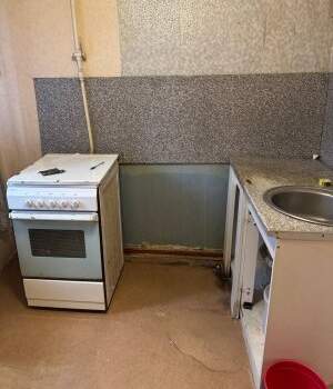 2-к квартира, вторичка, 43м2, 1/4 этаж