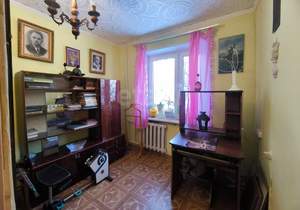 4-к квартира, вторичка, 74м2, 1/9 этаж