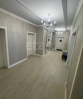 3-к квартира, вторичка, 120м2, 1/3 этаж