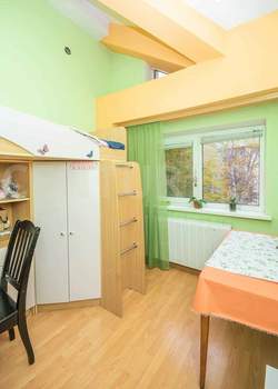 3-к квартира, вторичка, 80м2, 3/3 этаж