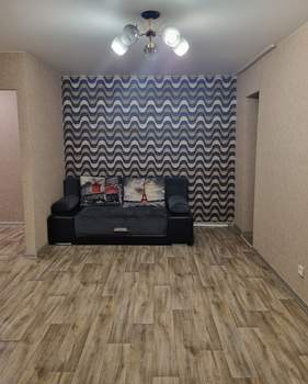 2-к квартира, вторичка, 44м2, 1/4 этаж