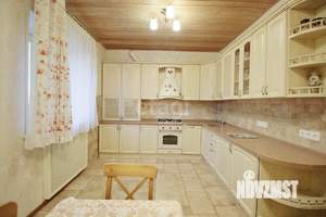 4-к квартира, вторичка, 133м2, 4/4 этаж