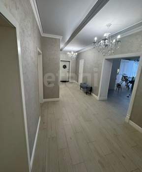 3-к квартира, вторичка, 120м2, 1/3 этаж