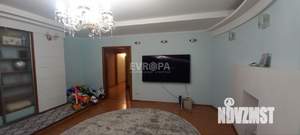 4-к квартира, вторичка, 140м2, 2/5 этаж