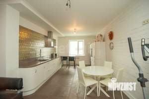 3-к квартира, вторичка, 116м2, 9/9 этаж