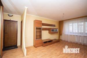 2-к квартира, вторичка, 58м2, 1/10 этаж