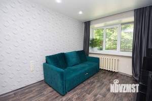 2-к квартира, вторичка, 42м2, 1/4 этаж