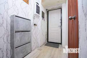 2-к квартира, вторичка, 42м2, 1/4 этаж